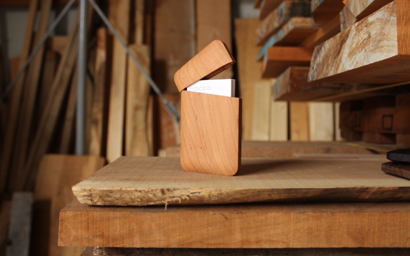 木製デザイン雑貨ブランド「Hacoa」おしゃれで美しいデザインの木製名刺入れ「Card Case Gentle」