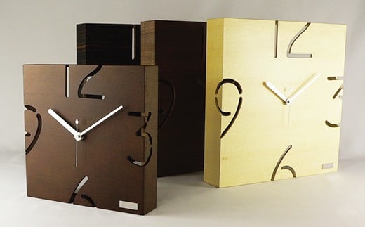 漆器木地屋さんが作る木工品『木製壁掛け時計』シナクリア