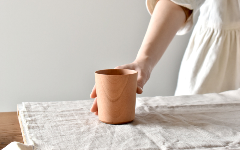 木製デザイン雑貨ブランド「Hacoa」食卓に温もりを添える天然木チェリーのコップ「Wooden Cup」 チェリー