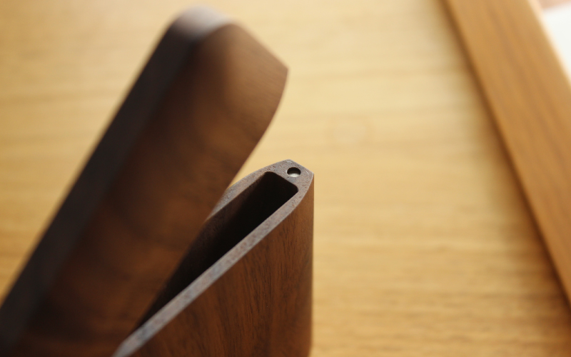 木製デザイン雑貨ブランド「Hacoa」おしゃれで美しいデザインの木製名刺入れ「Card Case Gentle」ウォールナット